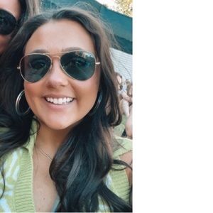 Meet your Posher, Rachel